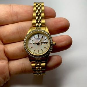 LIKE NEW Citizen Quartz Women’s Yellow Gold Watch with Adjustable Snap Closure